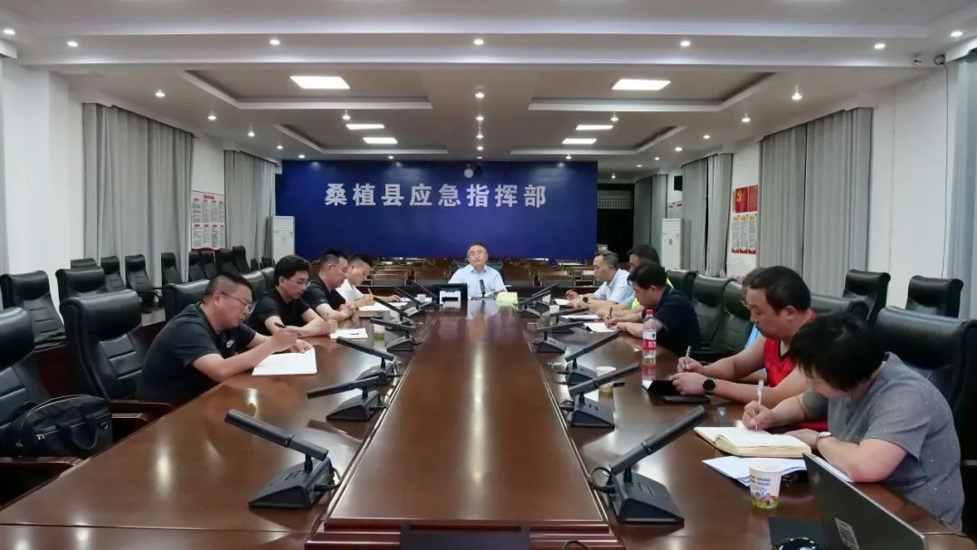 梁高武紧急调度桑植县防汛工作