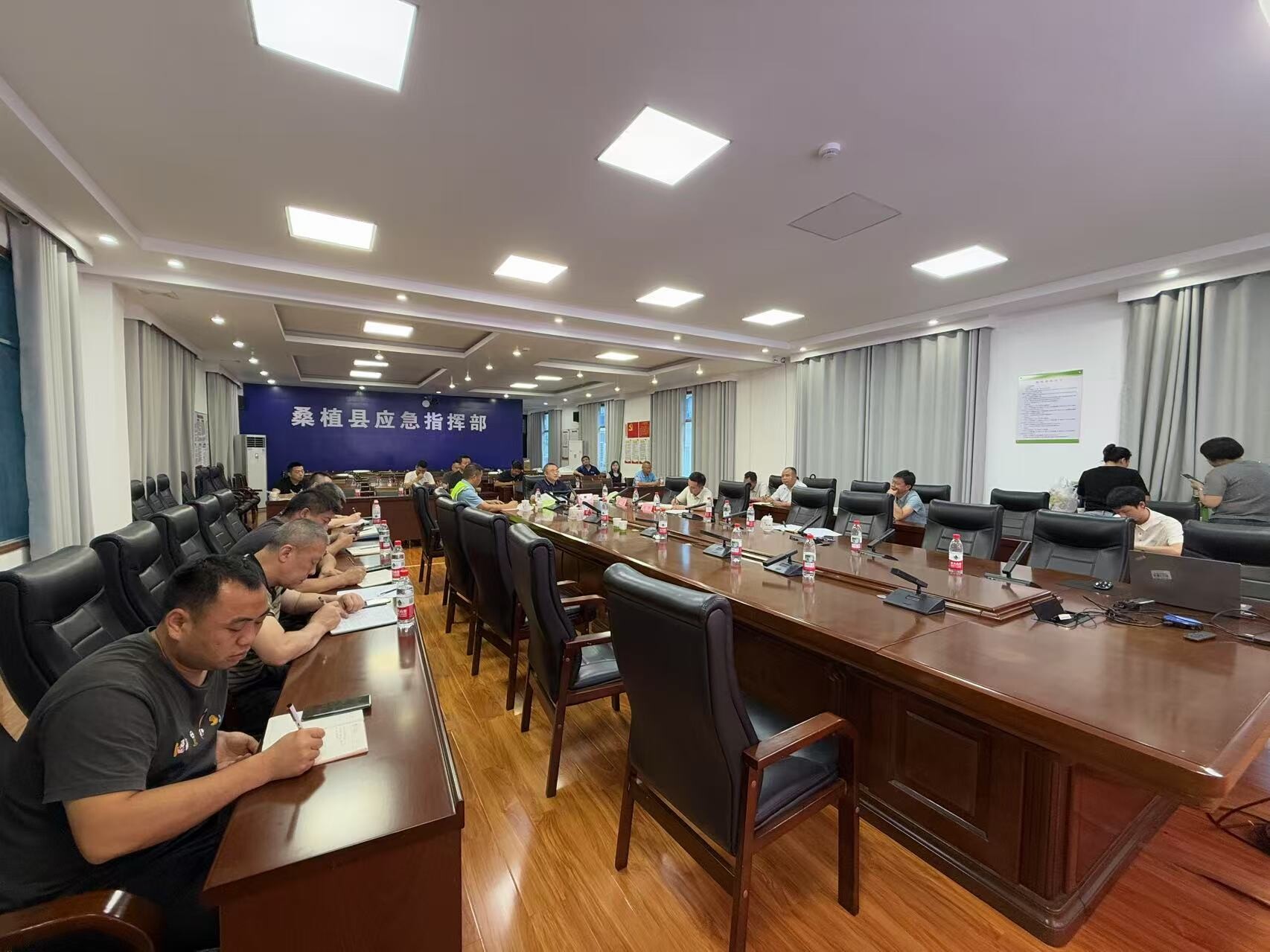 迎战特大暴雨！梁高武紧急调度防汛救灾工作