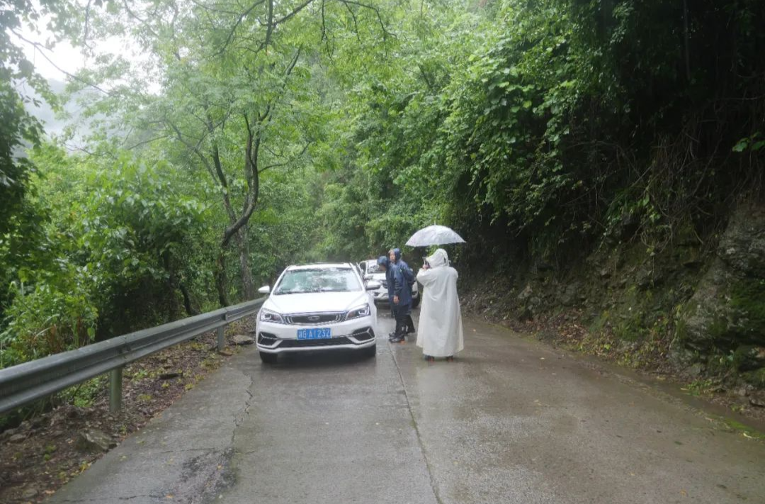走馬坪白族鄉(xiāng)全員下沉戰(zhàn)暴雨 安全轉(zhuǎn)移314名群眾筑牢“安全堤壩”