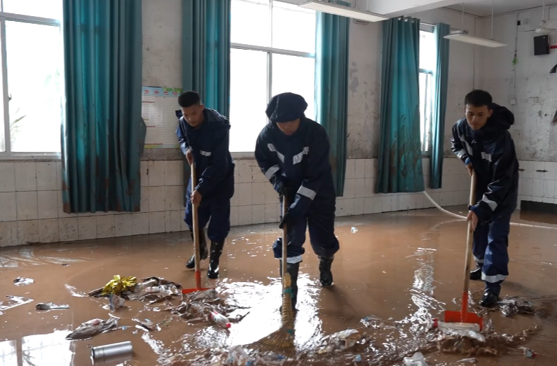 晝夜奮戰(zhàn)！湖南機(jī)動隊(duì)伍110名指戰(zhàn)員完成桑植13.4萬立方排澇任務(wù)