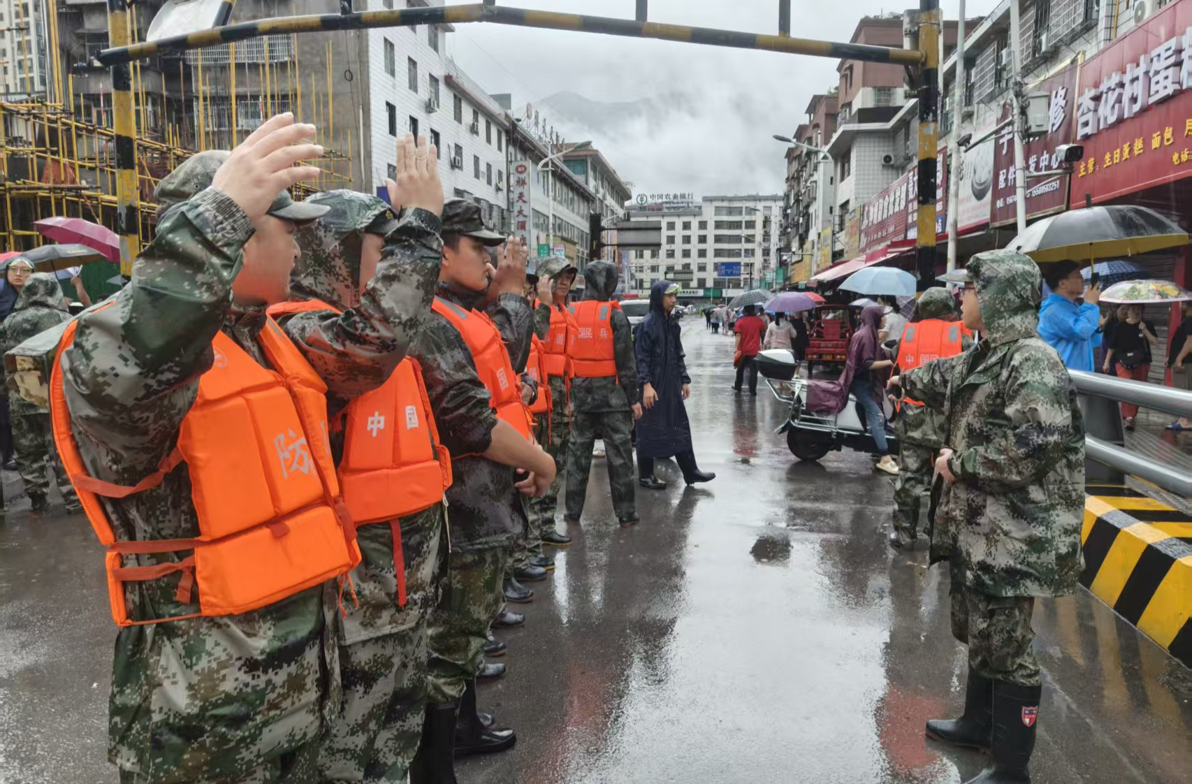 利福塔鎮(zhèn)民兵：筑牢防汛抗洪“迷彩長城”