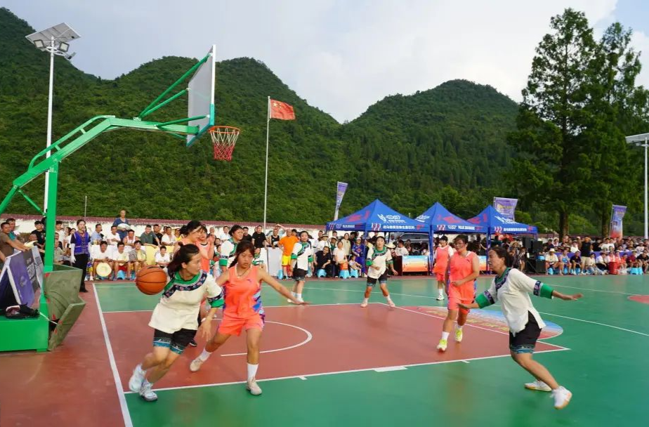 廖家村鎮(zhèn)“妖氣洞杯”村BA總決賽燃爆夏日