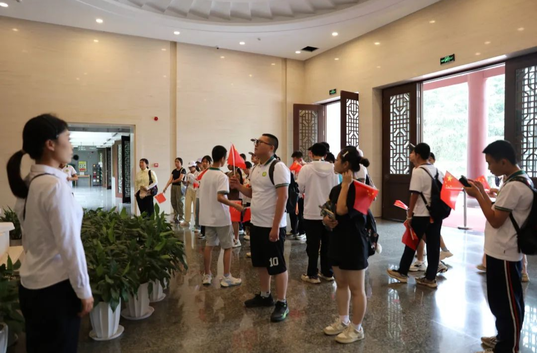 “八一”建軍節(jié)之際 桑植“兩館”迎來參觀熱潮 游客重溫紅色記憶
