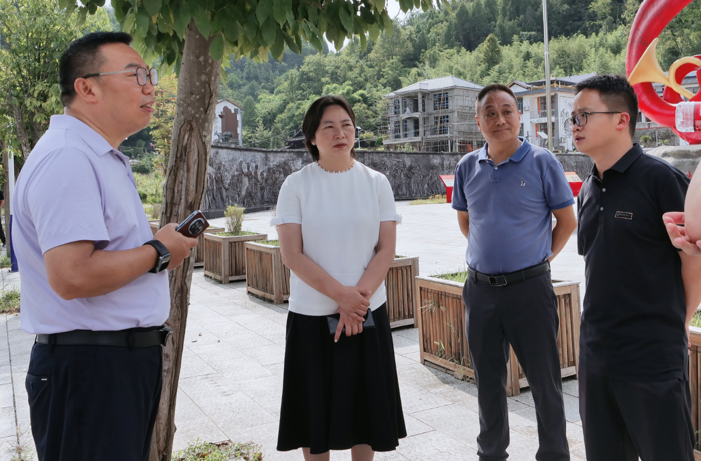 民族團(tuán)結(jié)丨龔召君調(diào)研全國(guó)民族團(tuán)結(jié)進(jìn)步示范縣創(chuàng)建工作