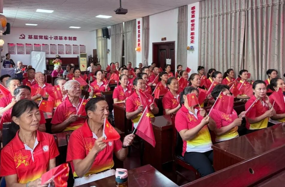 桑植縣老干部（老年）大學(xué)：觀閱兵盛典 激發(fā)銀發(fā)力量