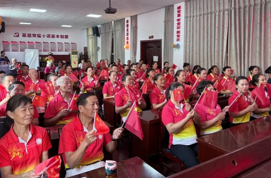 桑植县老干部（老年）大学：观阅兵盛典 激发银发力量