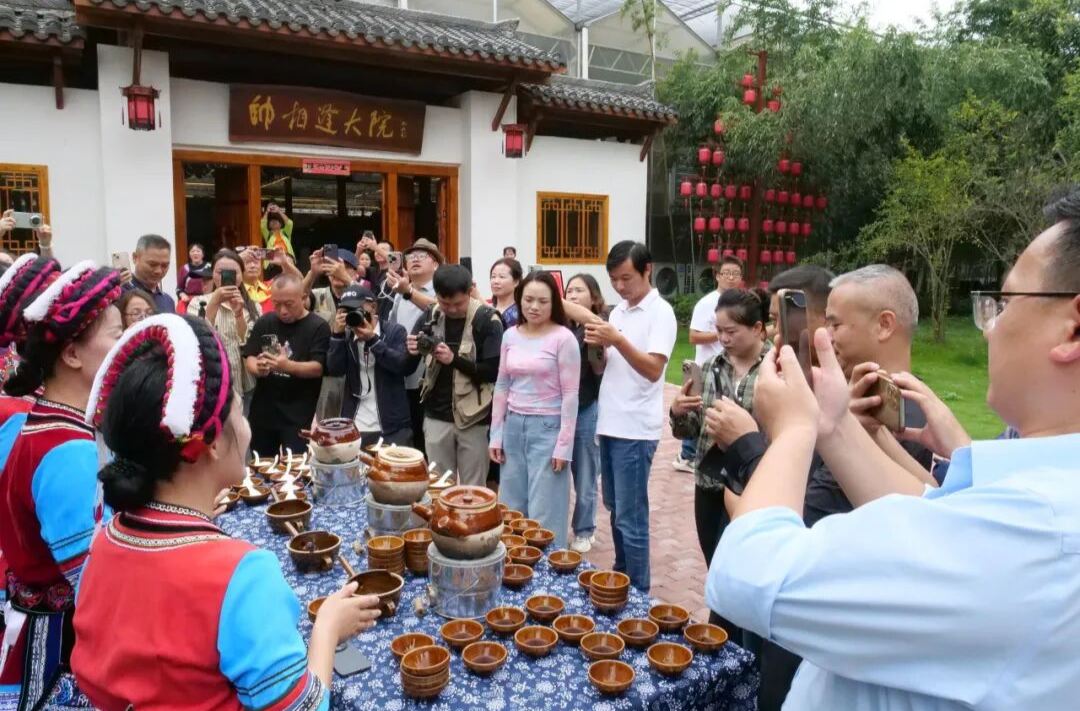 “赓续长征薪火·聚力武陵协同”红色文旅联动宣传活动走进桑植