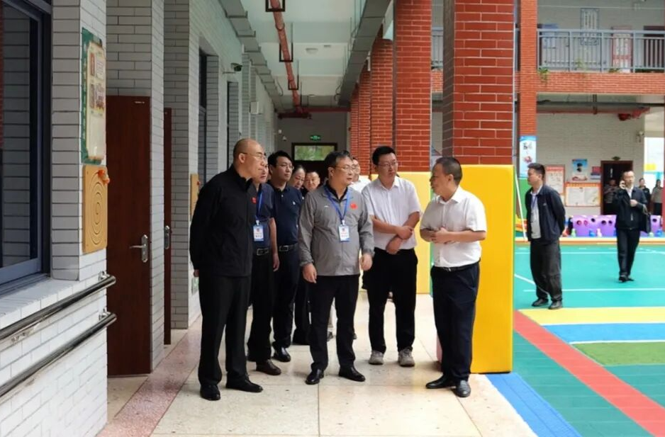 市、县人大代表第五代表小组开展视察活动及重点建议督办