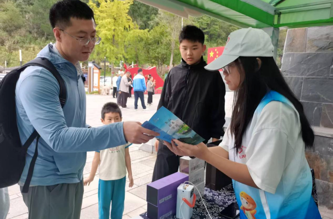 5个站点，N份温暖！桑植青年用志愿服务点亮旅客假日旅程