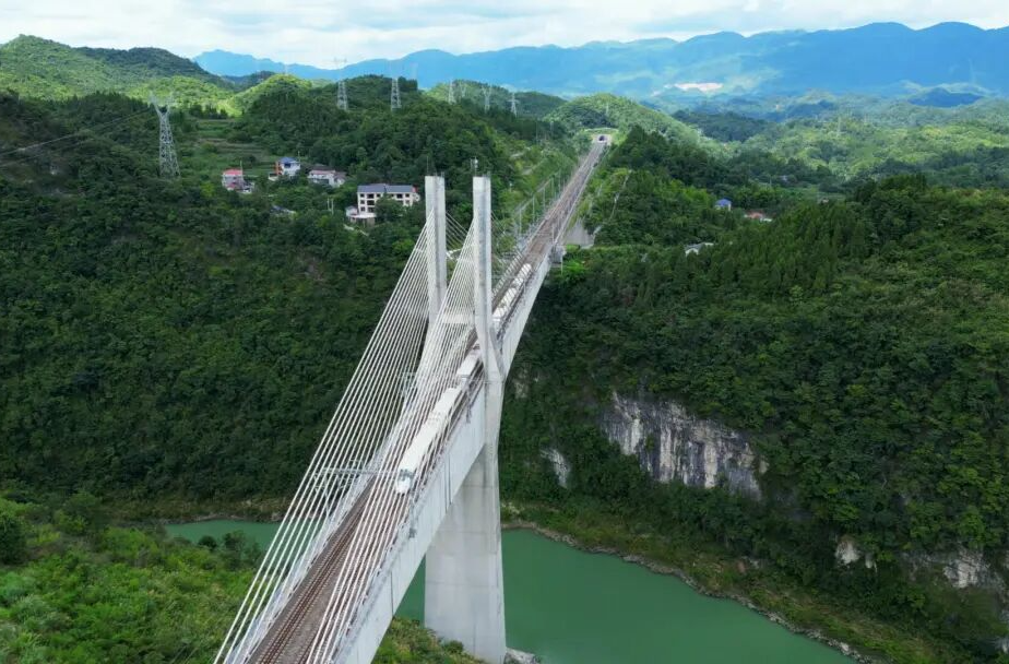 桑植新速度丨高铁驶入老区 桑植发展热力奔涌
