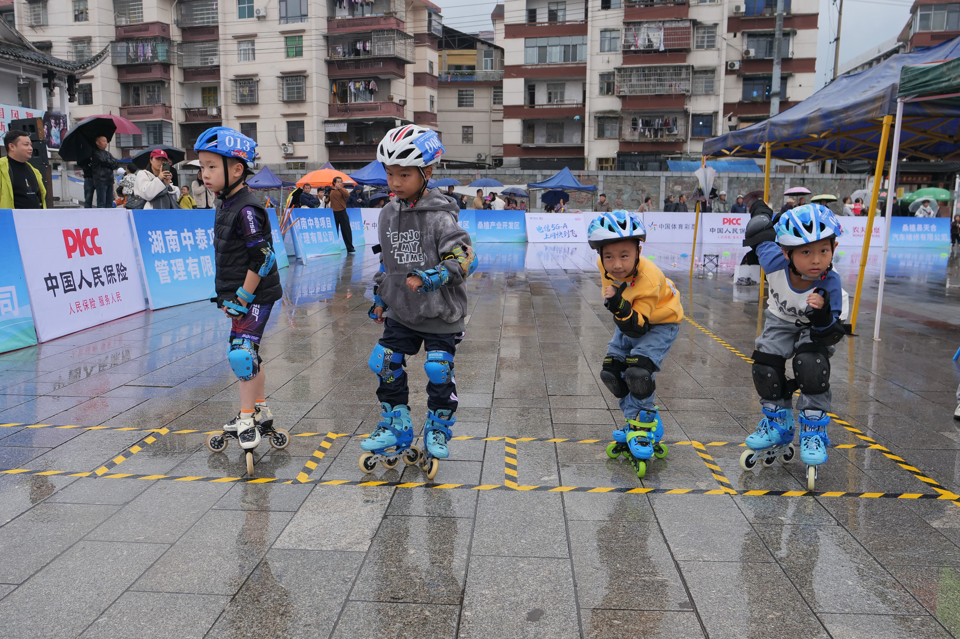 “奔跑吧·少年”桑植县第三届青少年轮滑公开赛举行