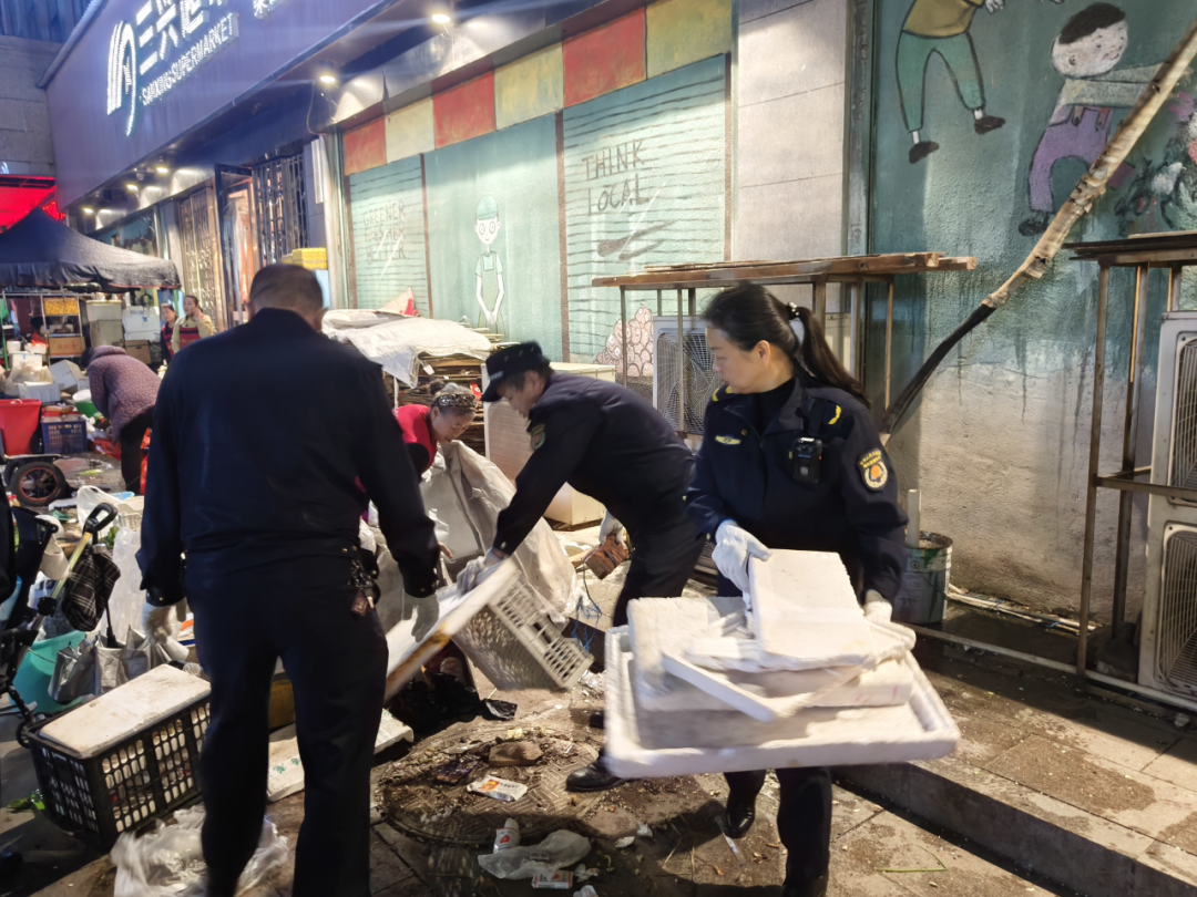 守护城市颜值！桑植县城管局开展市容市貌集中攻坚行动