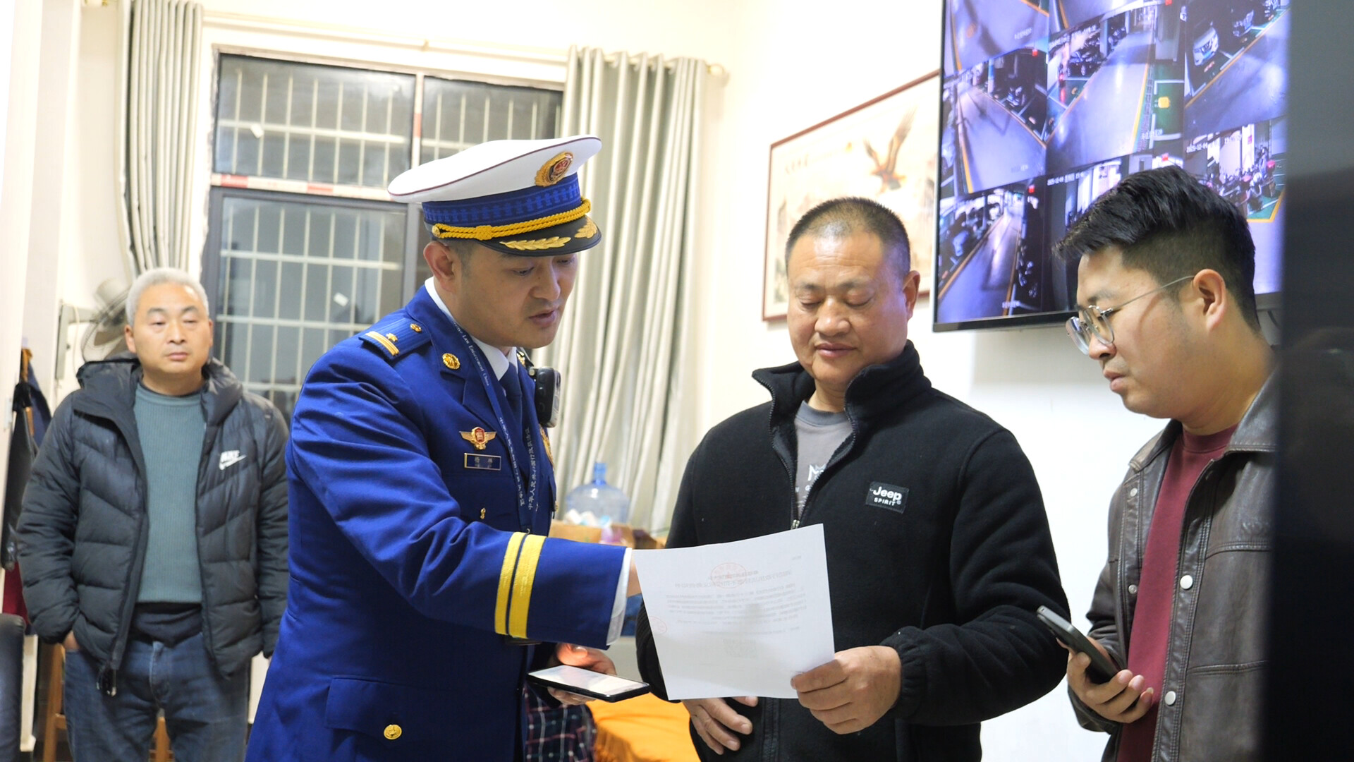 县消防救援大队开展高层住宅小区消防安全检查