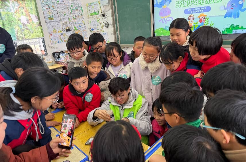 张家界市选调生宣讲团走进廖家村小学开展生态文明实践课