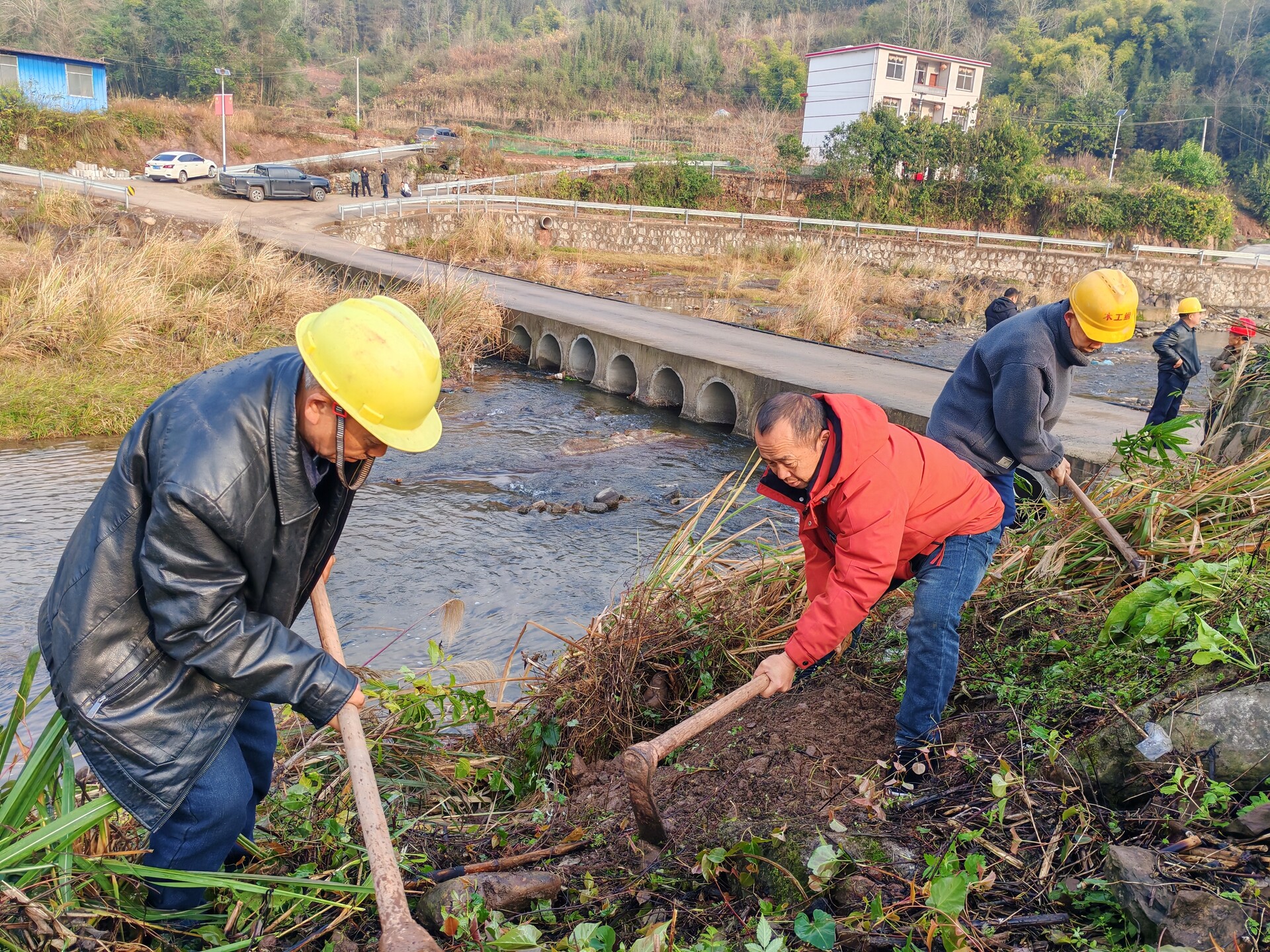 廖家村镇莫家塔村以工代赈项目正式启动建设