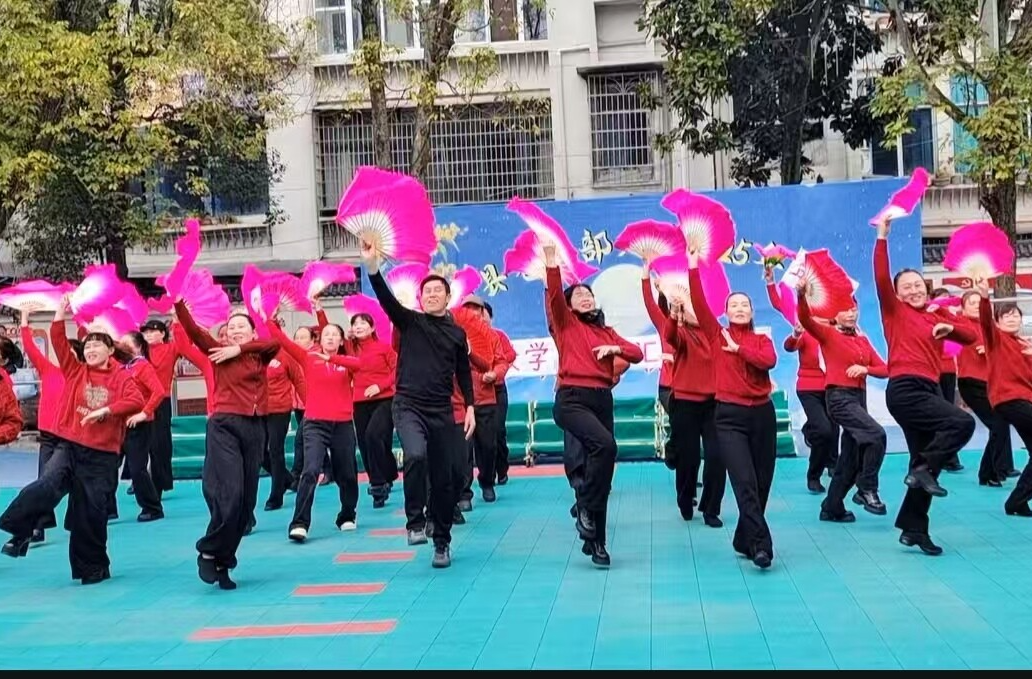 桑植县老干部大学举行年度教学成果汇报演出活动