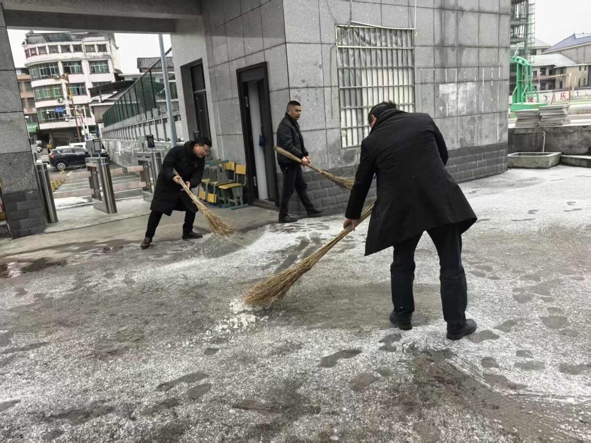 桑植县教育局：风雪无阻护学路 温情坚守育桃李