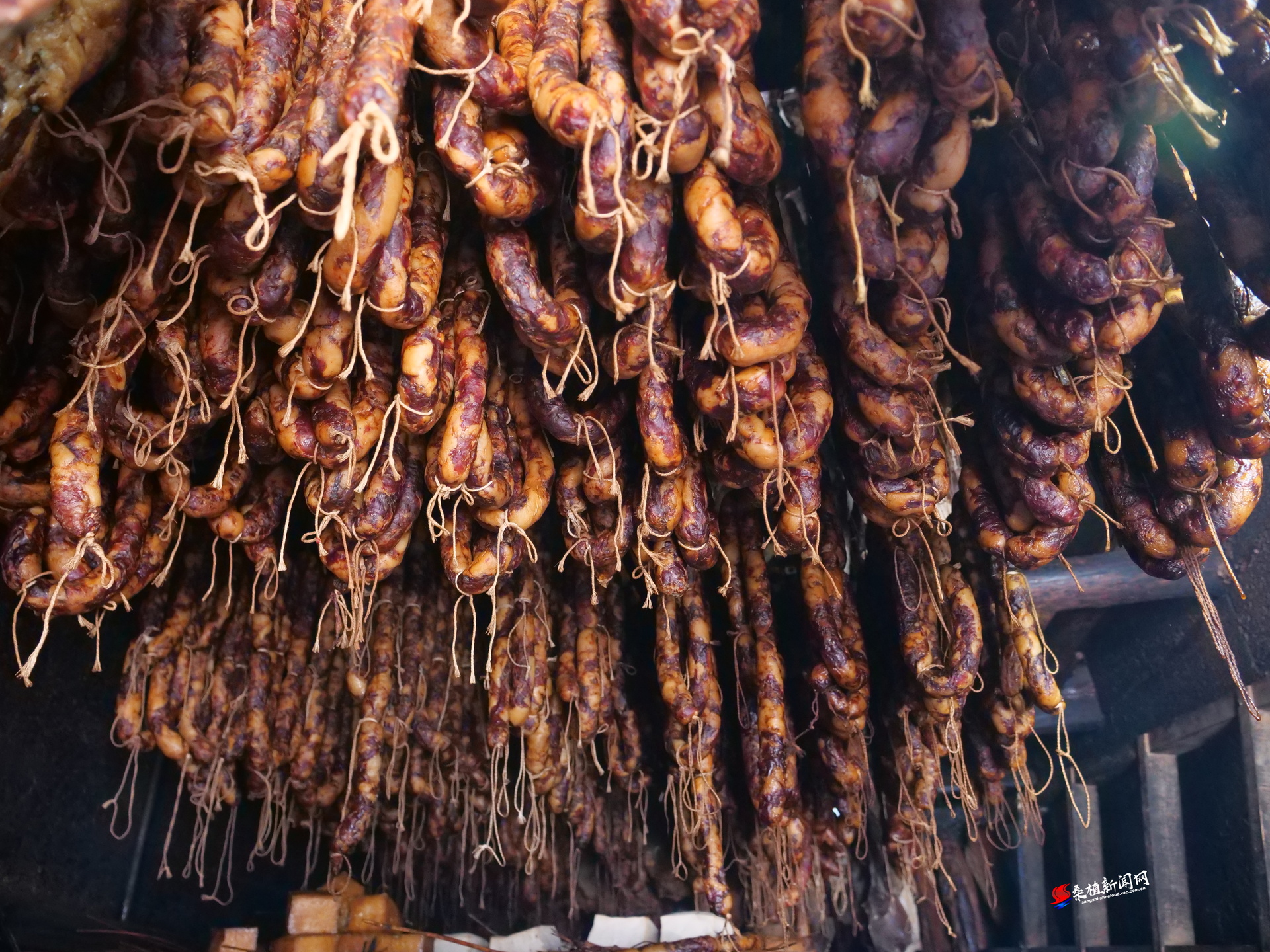 新春走基层丨冬至忙到年三十！一口香肠咬出浓浓团圆味