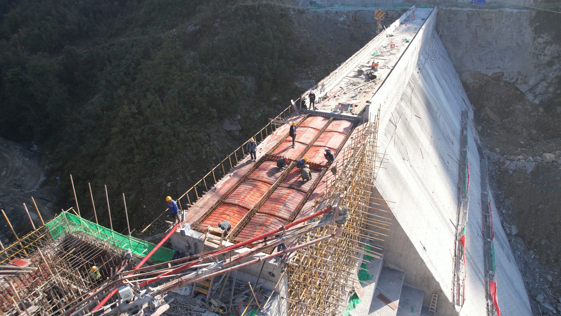 桑植县扎实推进冬修水利工程 护民生促发展