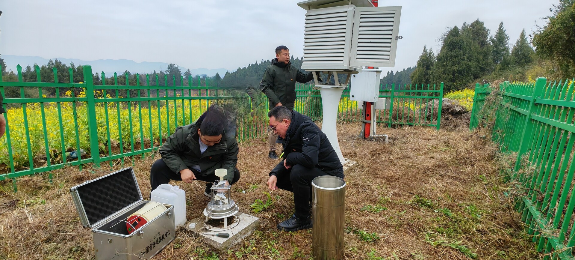 新春走基层丨县气象局多措并举筑牢春运气象安全防线