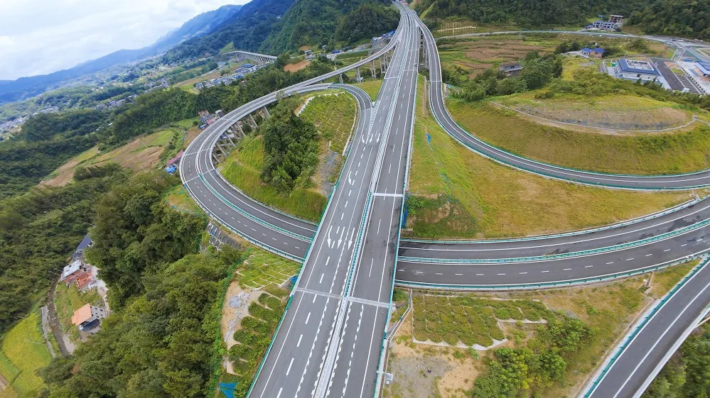 大道通衢联山海 乡村振兴谱新篇——长沙县对口帮扶桑植县交通赋能纪实