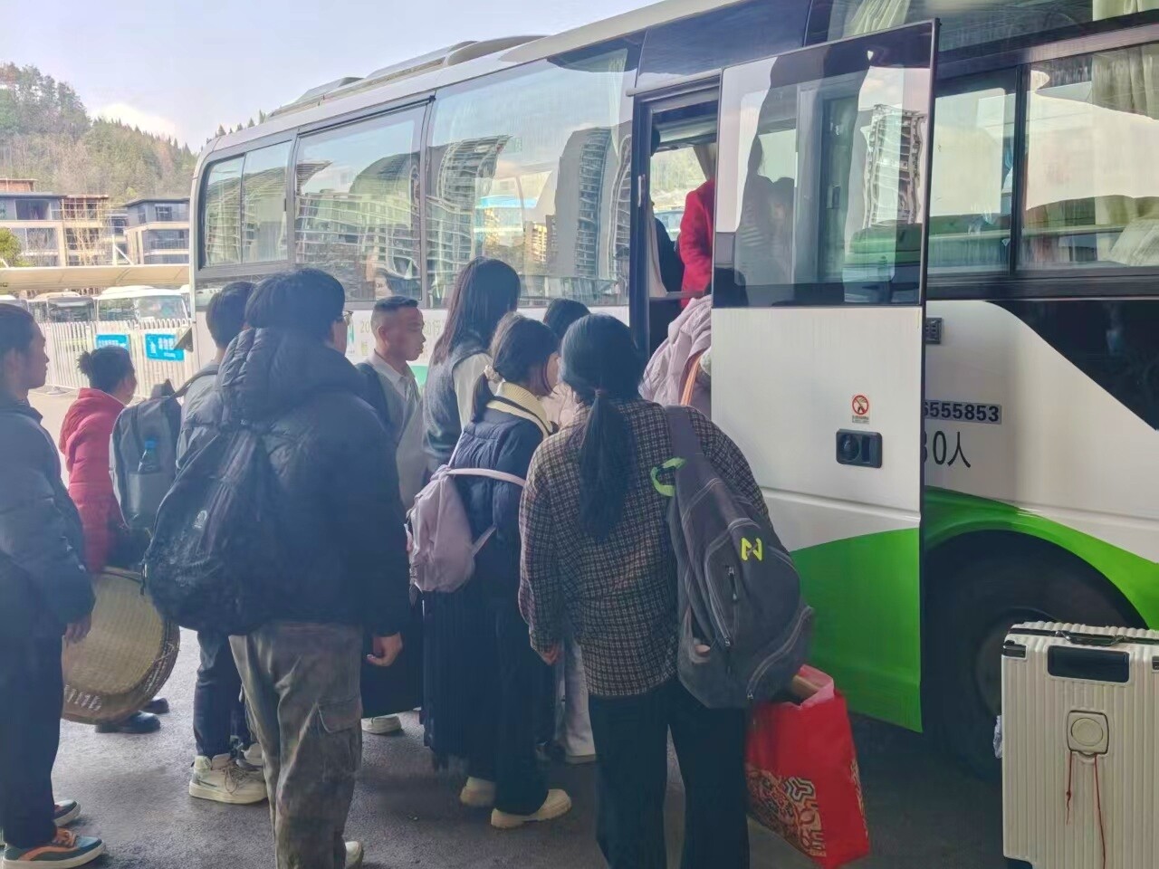 新春走基层丨桑植县交投运输有限公司：人满即发车 温暖返程路