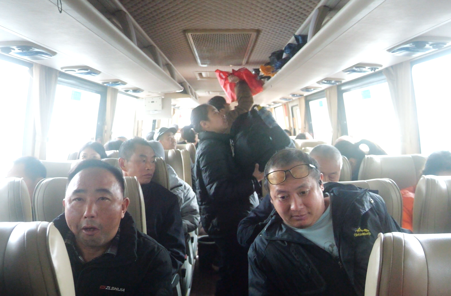 “春风行动”返岗直通车助力务工人员启程返岗