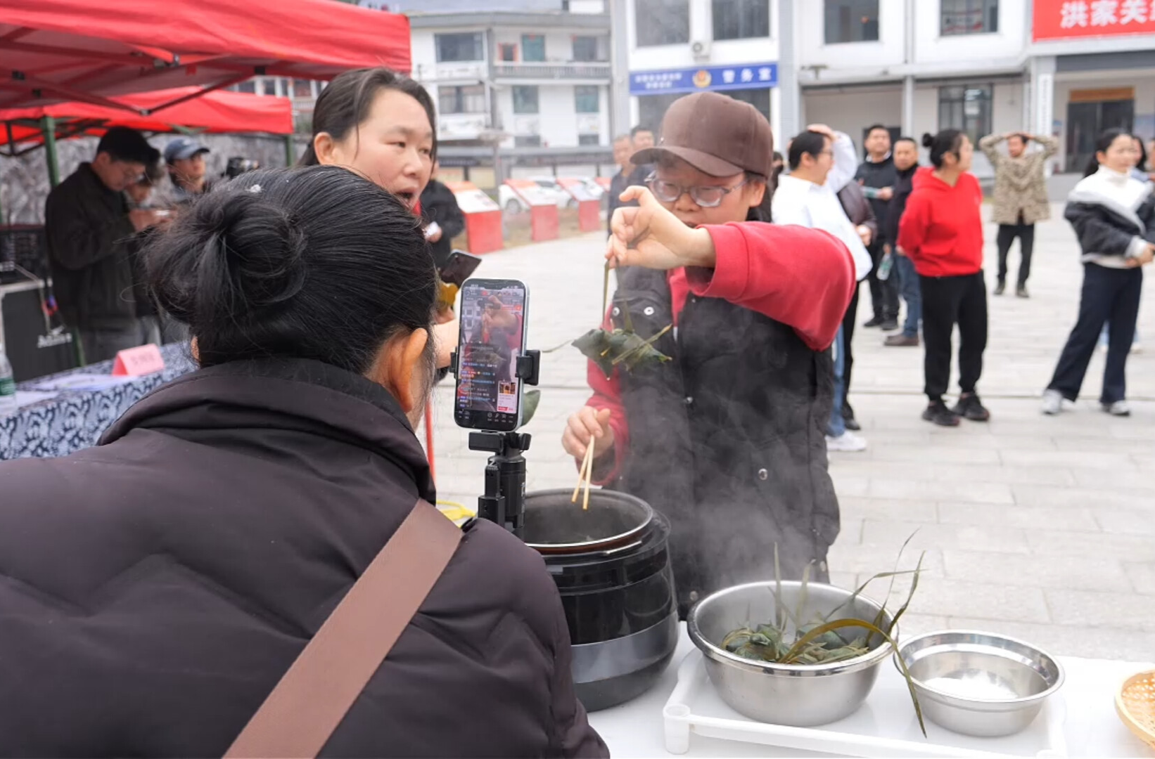 洪家关白族乡上演粑粑比赛？每一口都是桑植经典味道！