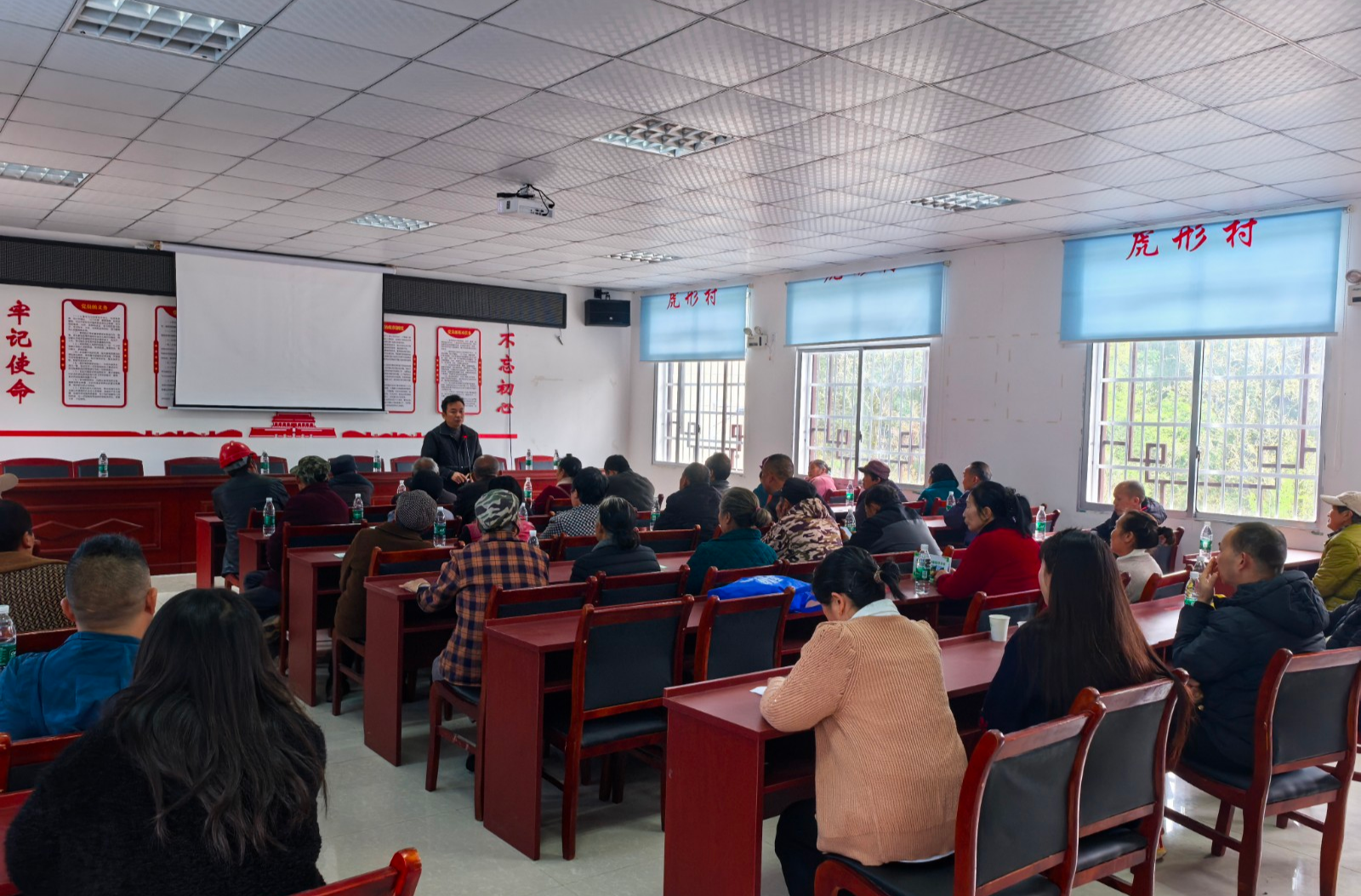 空壳树乡虎形村开展黄蜀葵种植培训暨反诈宣传活动