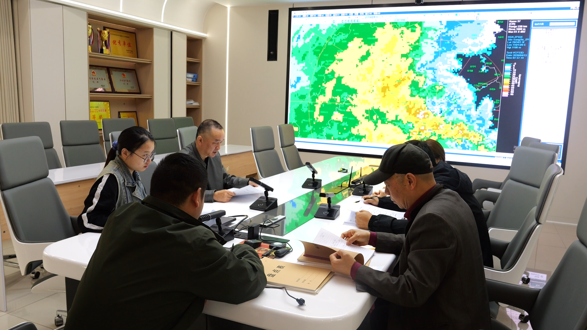 县气象局：24小时扫描雨情 筑牢防汛安全墙