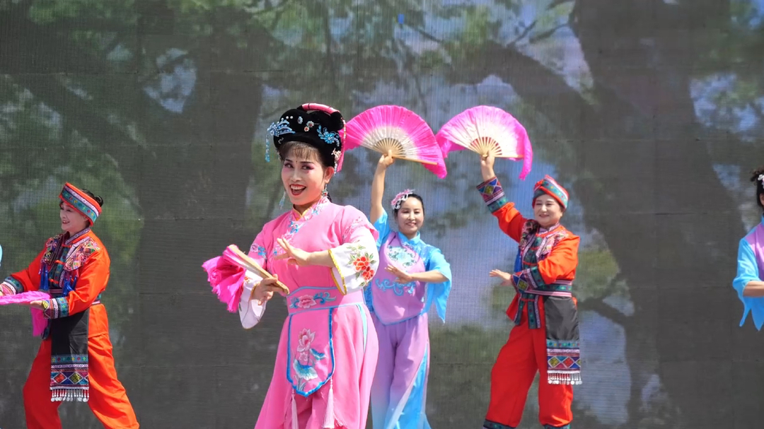 芙蓉桥白族乡：欢度“三月街” 共叙民族情
