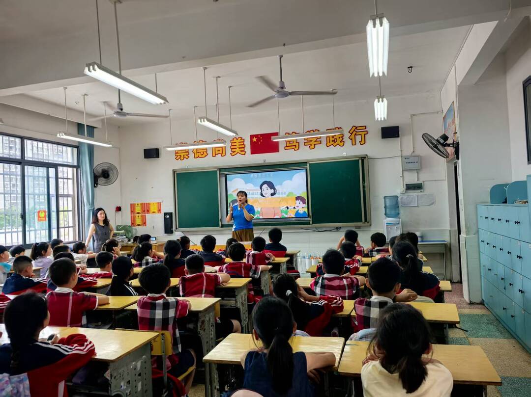 桑植县总工会“劳模宣讲进校园”主题活动走进澧源镇第一小学