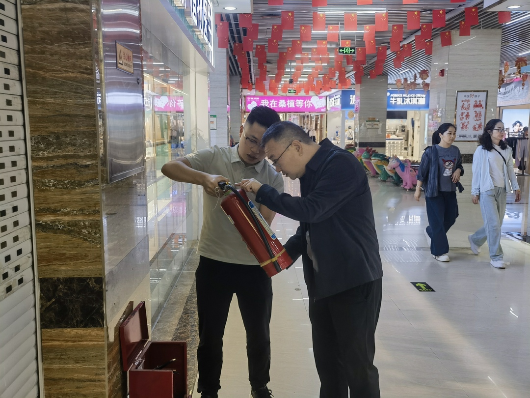 张金华督导消防安全隐患大排查大整治工作