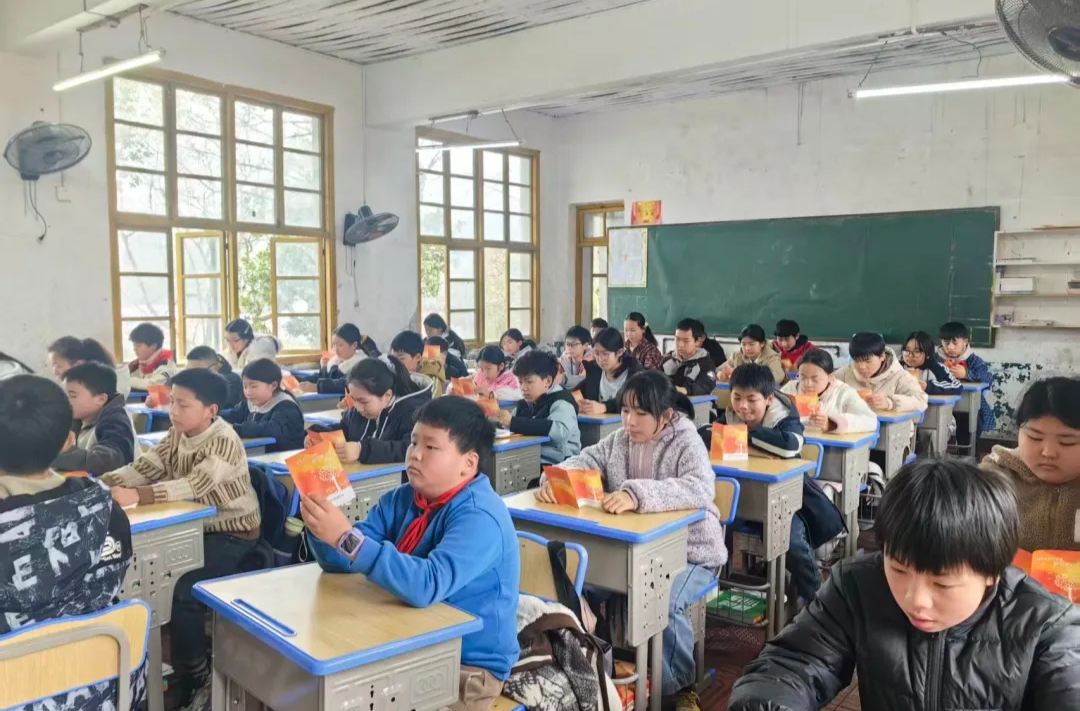 瑞塔铺小学抓实春季学生资助工作