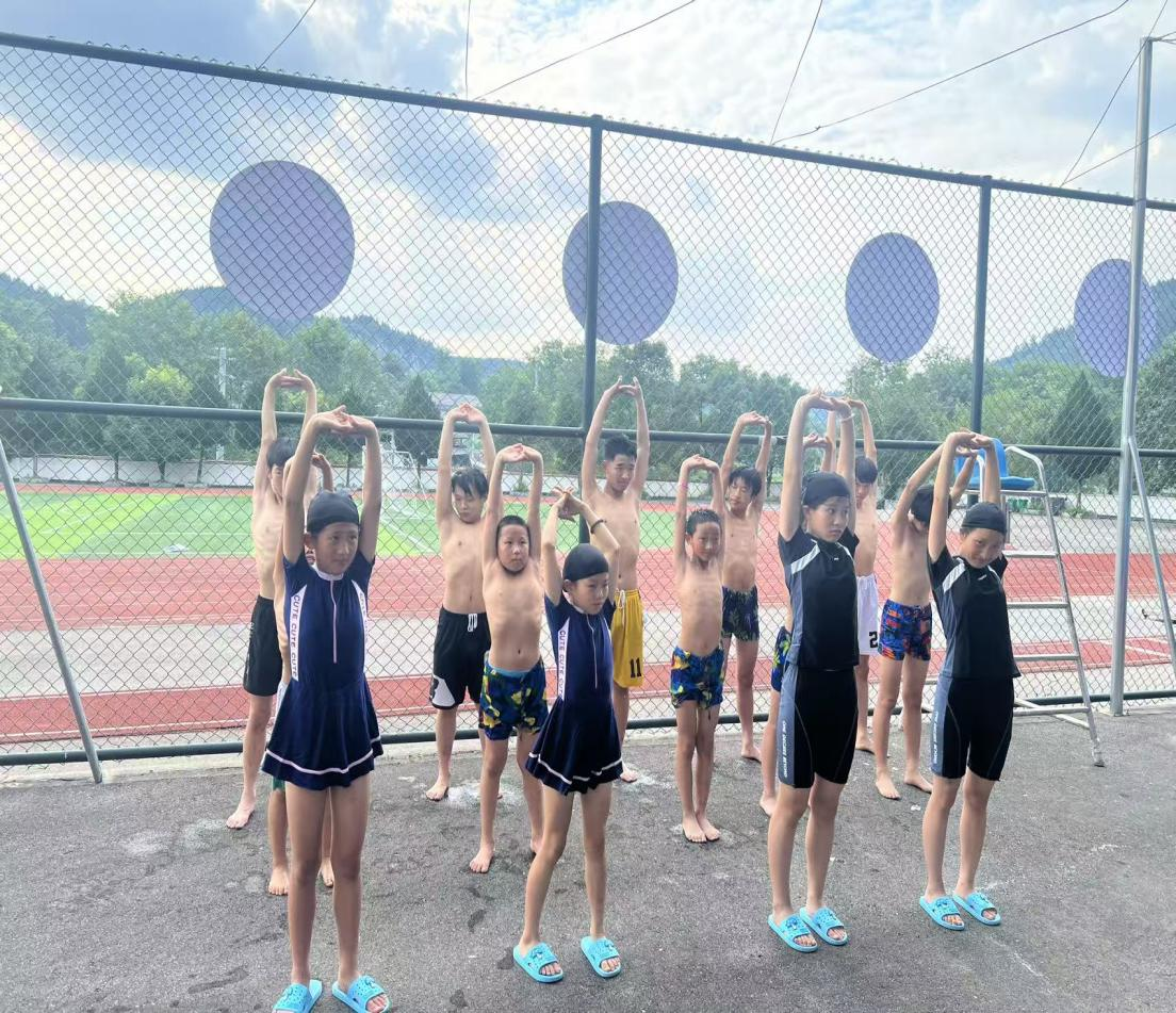 上洞街学校开展常态化游泳训练