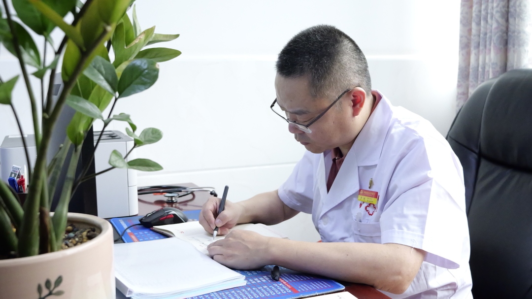 先锋如炬｜罗明：做孩童健康 “定心丸”