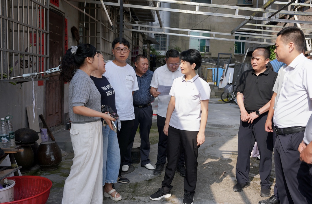 黄瑛调研“智汇桑植”有关具体意见建议整改工作