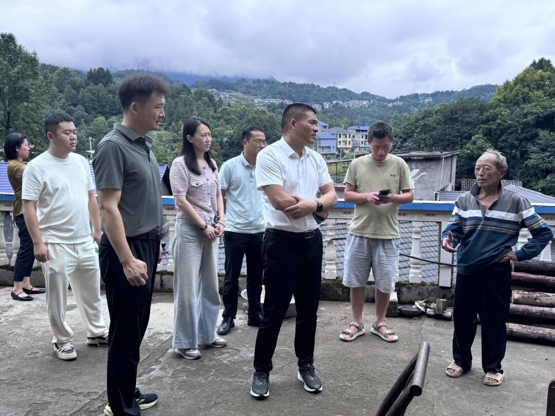 跨越300公里的“山海情”  长沙县黄兴镇来桥自弯镇开展爱心助学帮扶活动