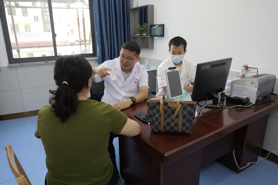 “湘中医”名医义诊走进桑植 群众家门口享省级优质中医服务