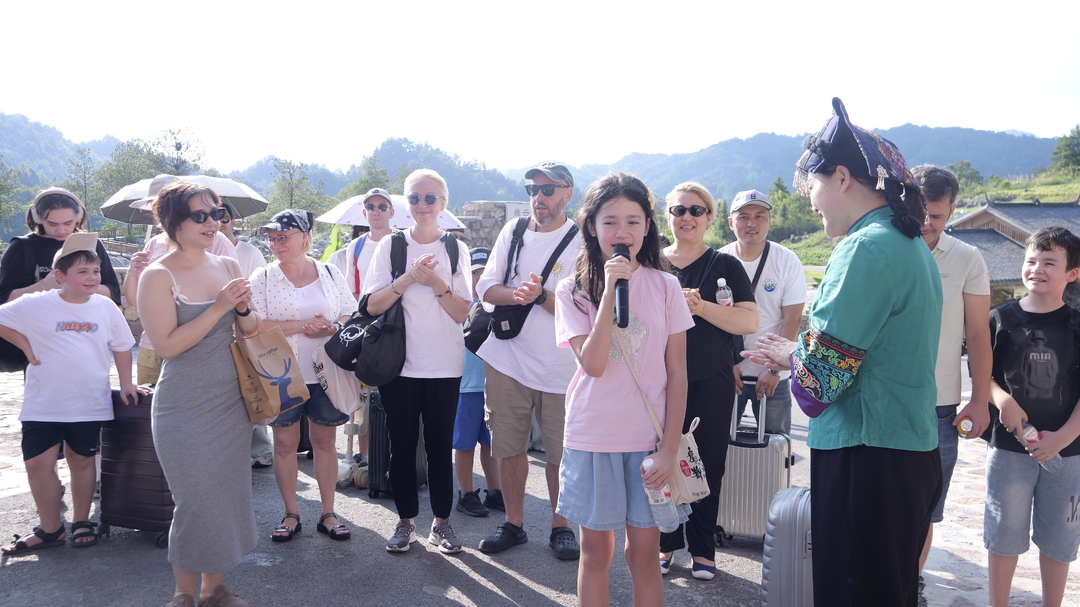 “一张机票游”活动迎来首批外国游客 桑植航文旅融合焕发新活力