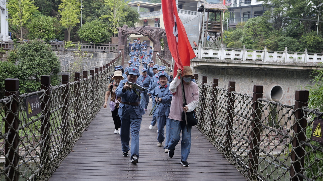 20余批次银发团陆续走进洪家关  桑植沉浸式长征体验项目持续升温
