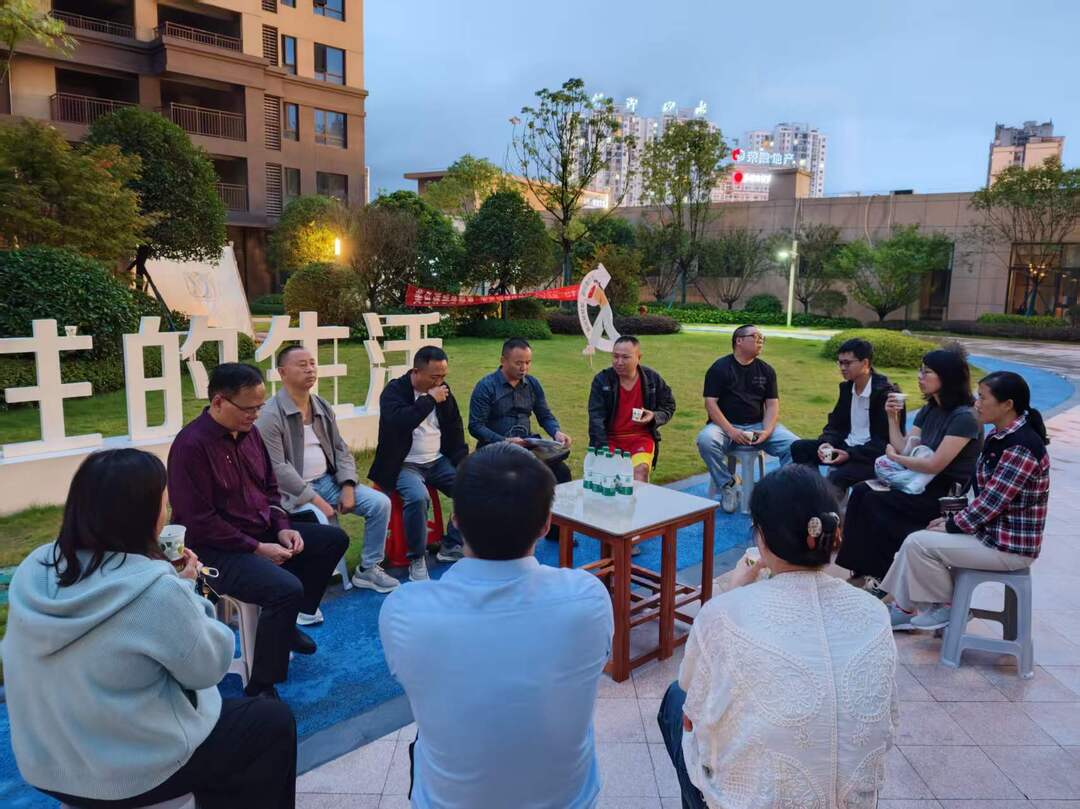 庭院夜话解心结！桑植县住建局暖心化解小区物业顽疾