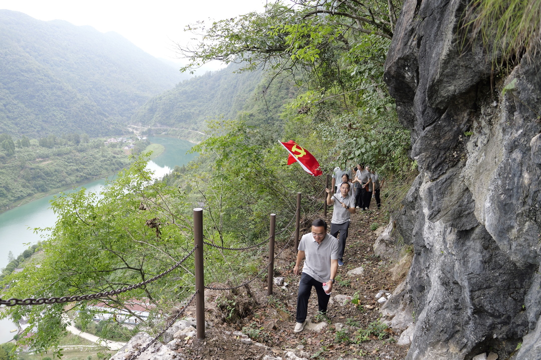 贺龙纪念馆：重走红军战斗古道 传承红色奋斗精神