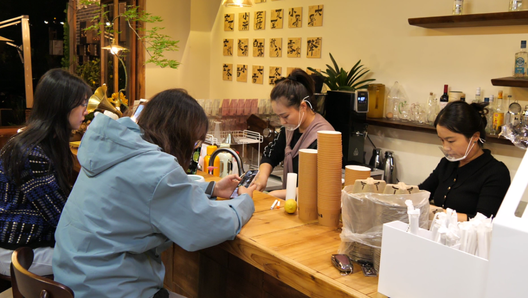 桑植白茶一条街:一缕茶香 引来八方游客