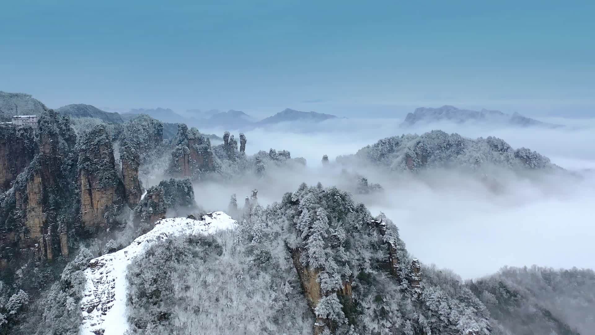 “show出张家界”叫你来玩雪！冰雪季来临，快来游张家界、拍美景、拿大奖吧！#show出张家界