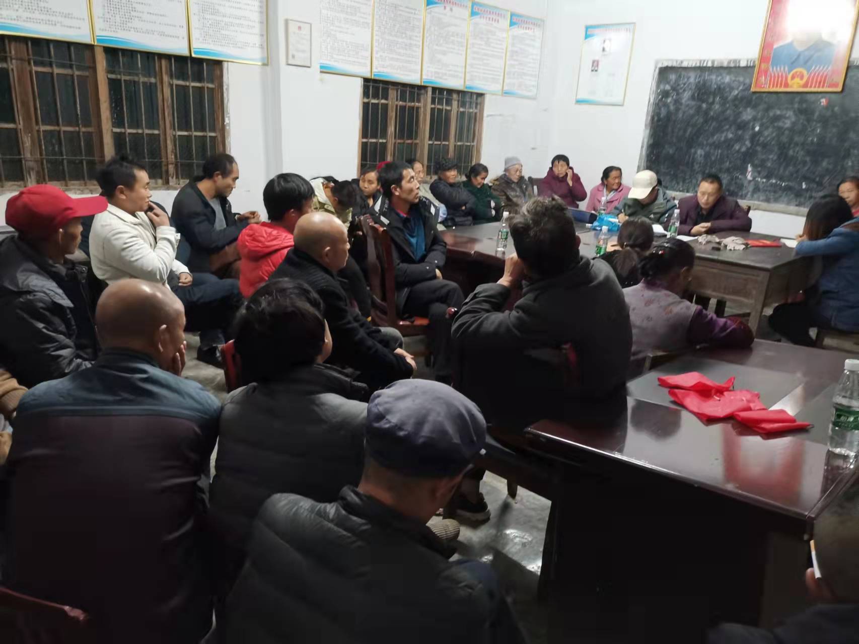 上河溪乡：东风坪村“五个到户”屋场会全覆盖