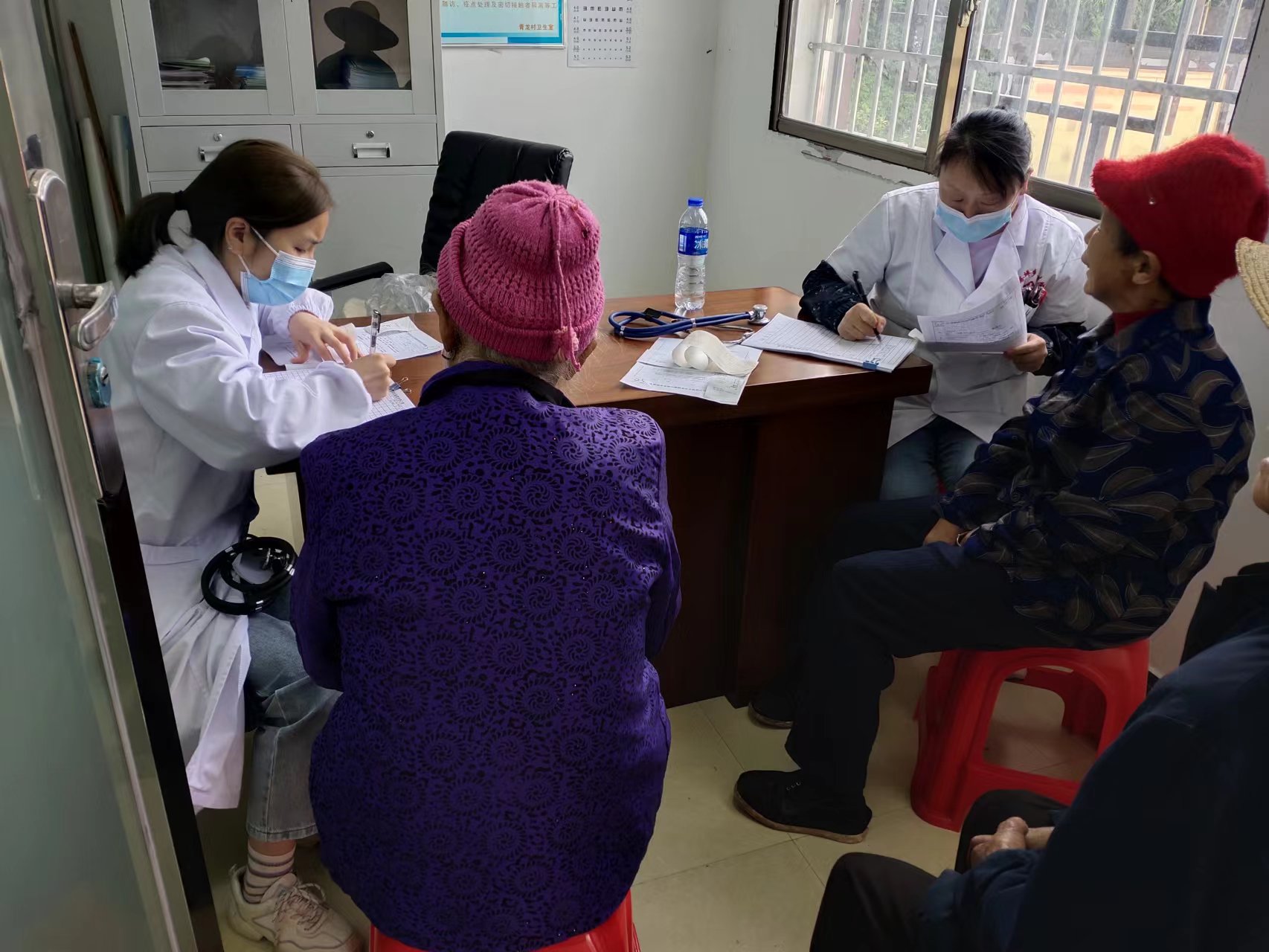 沙塔坪乡：关爱老人在行动 免费体检暖人心
