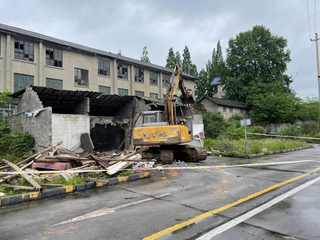 利福塔镇：违法建设不清零  控违拆违不松劲