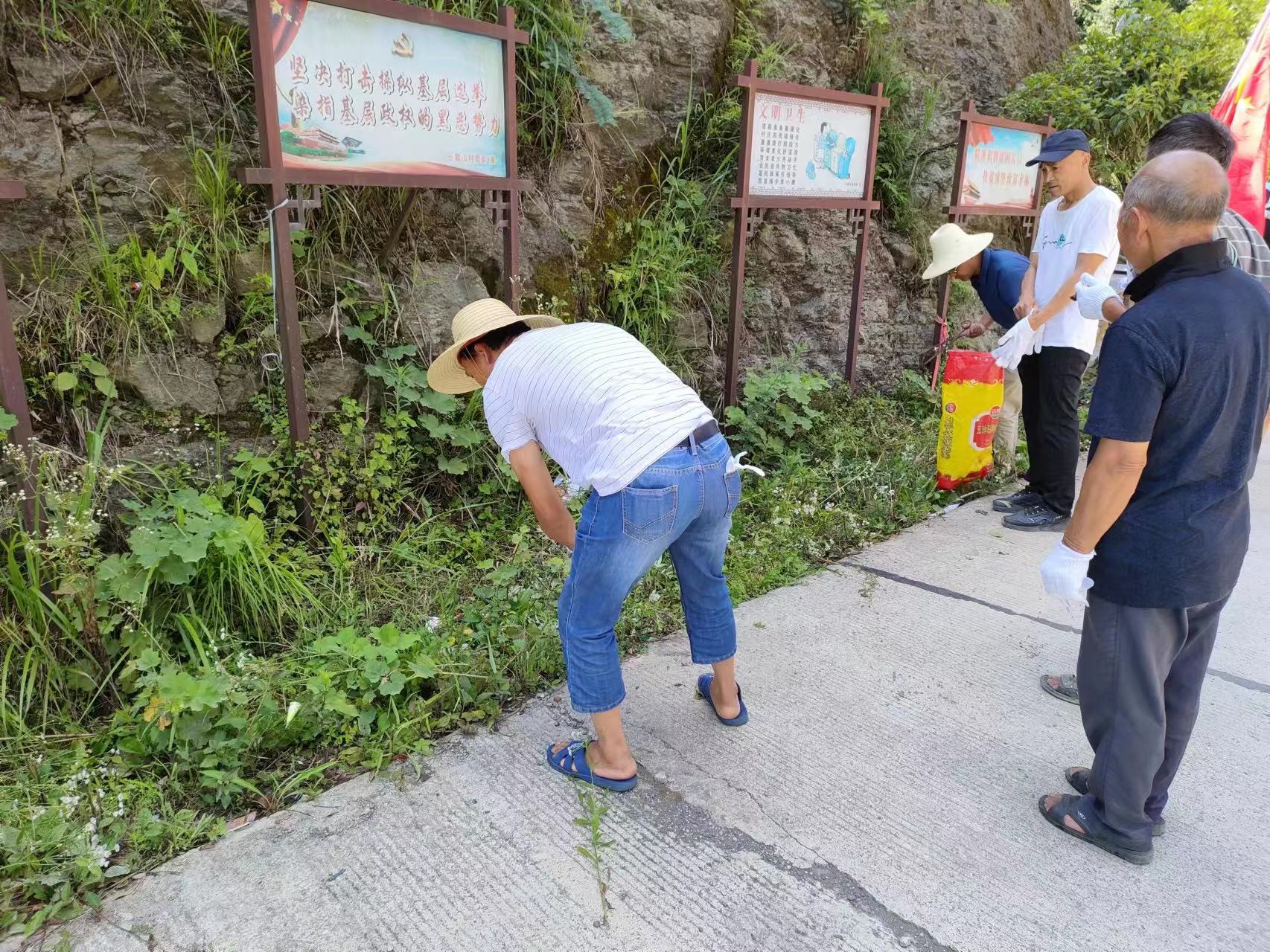 上河溪乡：路长上路“找茬” 即管“面子”又治“里子”
