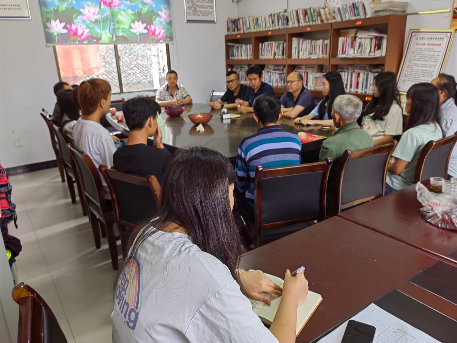上河溪乡黄金塔村：驻村帮扶解民忧，爱心助学润民心